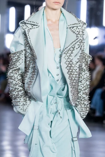 Look 145